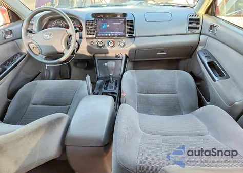 2005 Toyota Camry Le z USA, uszkodzony, nr VIN 4T1BE32KX5U055271